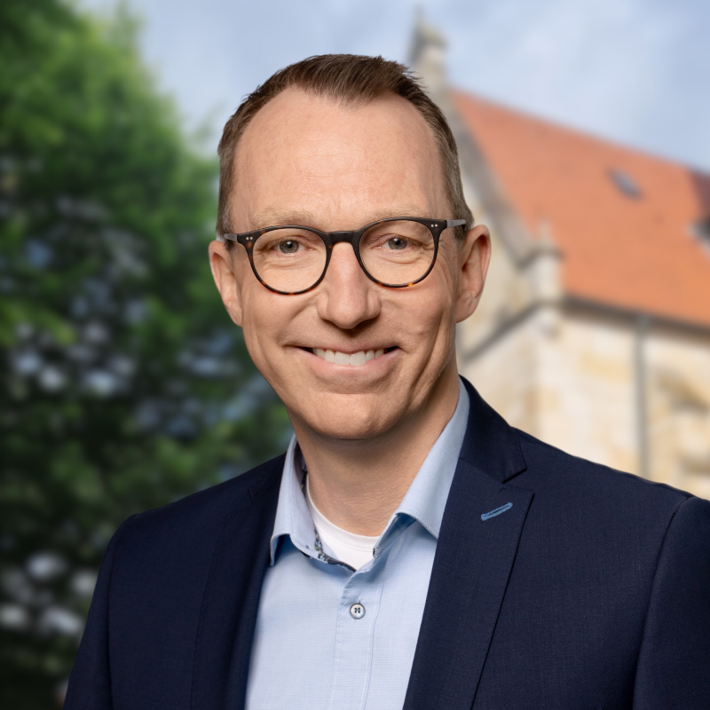 Dr. Axel Hengstermann